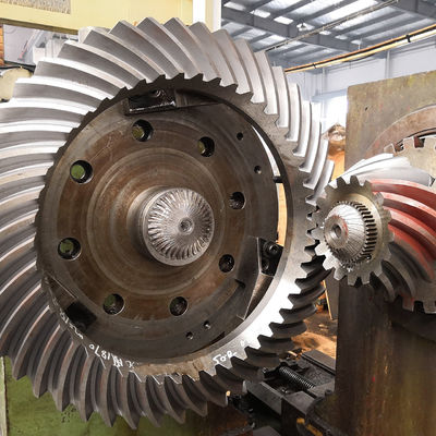 16 โมดูล 20CrNi2MoA Bevel Spiral Gear เกียร์เจียรเกียร์
