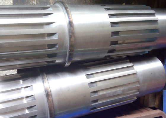 กำหนดเองส่งกำลังออก Spline เกียร์เพลาโลหะผสมเหล็ก 20Cr2Ni4