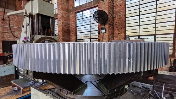 ZG42CrMo Alloy Steel Girth Gear ความกว้างที่กำหนดเองสำหรับ B2B